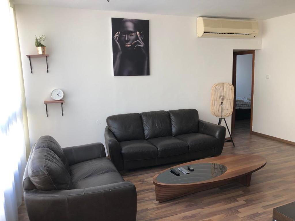 Sky Home Apartment Jabotinsky 8 Бат Ям Екстериор снимка